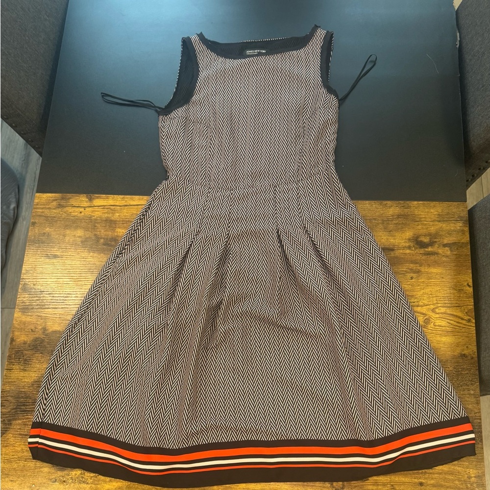 Chevron Patterned Sleeveless Dress